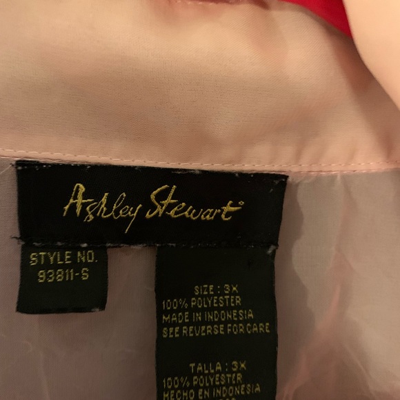 Pink Sleeveless Sheer w/ Collar Button with Criss Cross Design - Picture 2 of 2